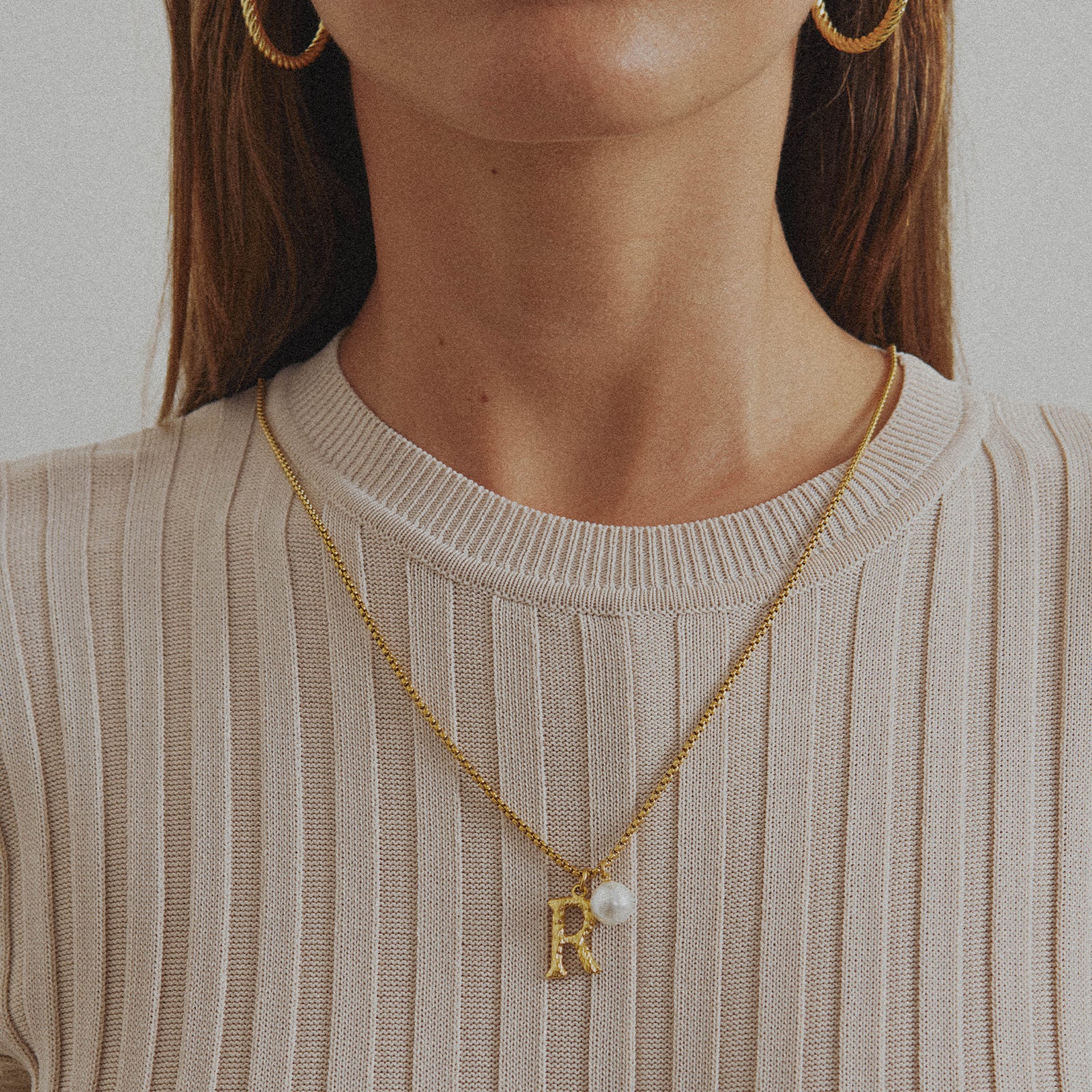 Pearl Letter R Necklace – Zahar